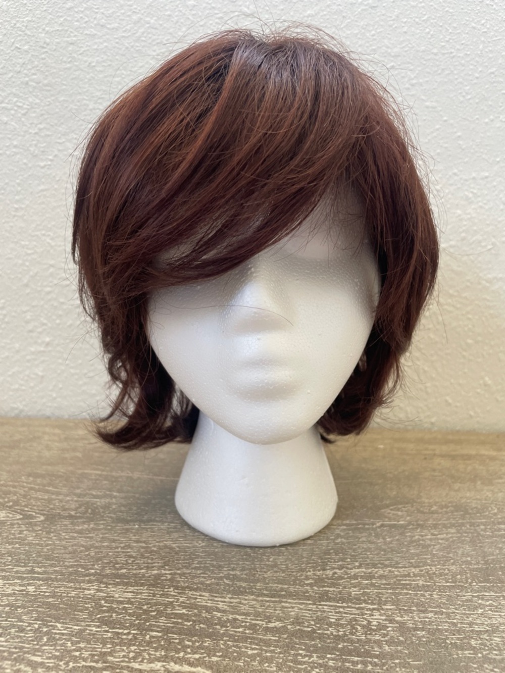 Short Layered Women's Wig in Warm Chestnut — Style Cashmere